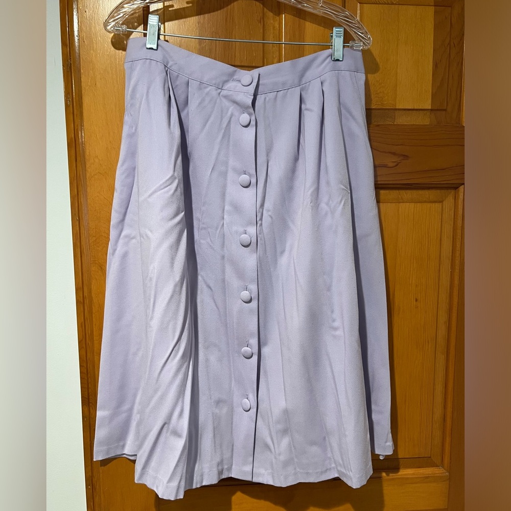 Swann- Lynda Smith Swann- lavender skirt with buttons- Size 18P - Picture 2 of 4